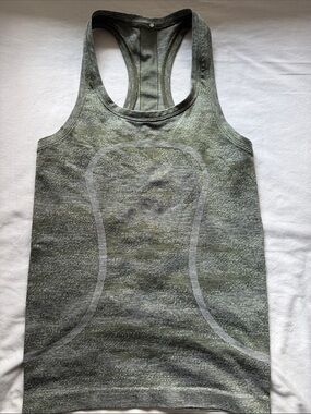 Lululemon swiftly tank size 4